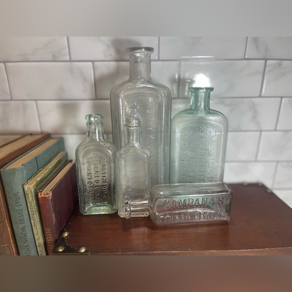 Lot of 5 Antique Iridescence Blue & Clear Montreal Toronto Medicine Herb Bottles - Picture 3 of 16